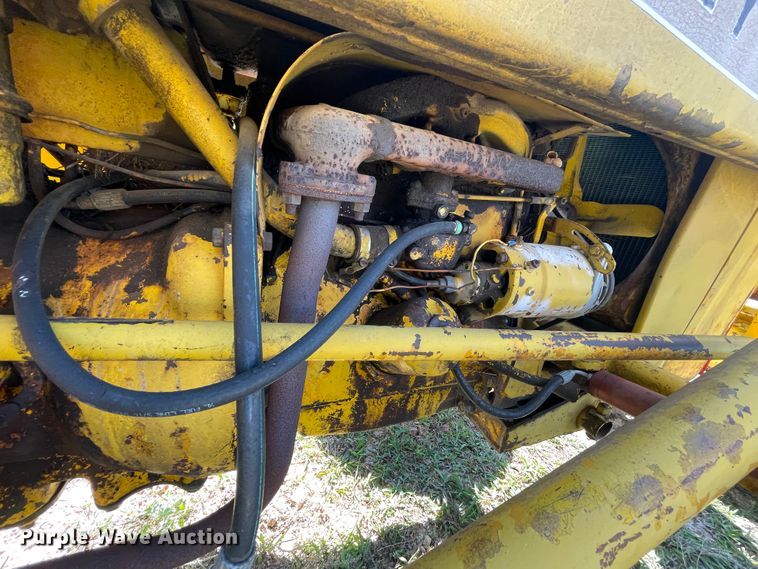 image for item KK9682 1960 Massey Ferguson MF204  backhoe