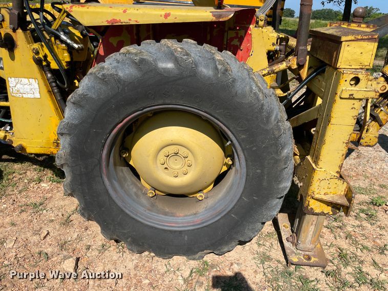 image for item KK9682 1960 Massey Ferguson MF204  backhoe