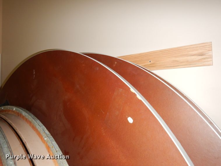 image for item KM9318 (11) round tables