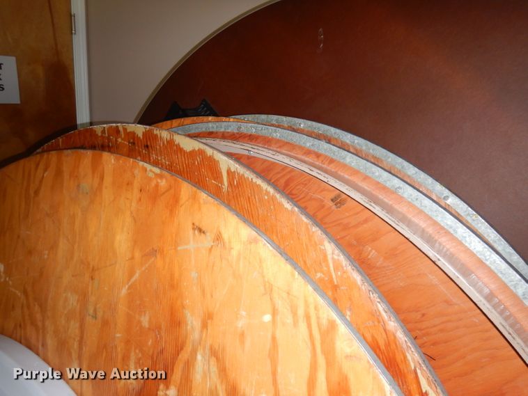 image for item KM9318 (11) round tables