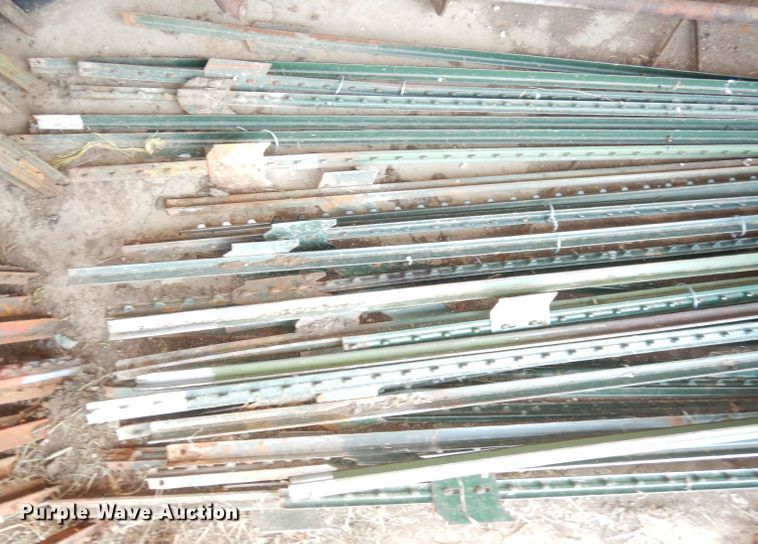 image for item KM9370 Approximately 60 t-posts