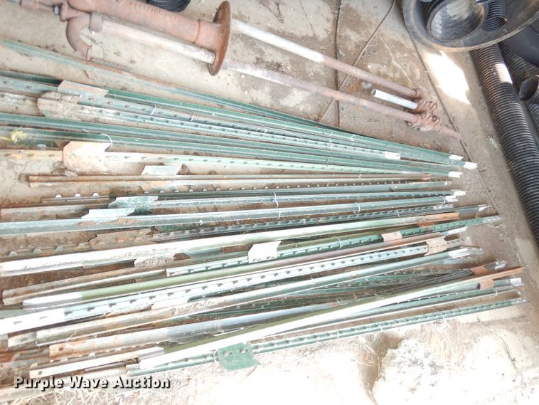 image for item KM9370 Approximately 60 t-posts