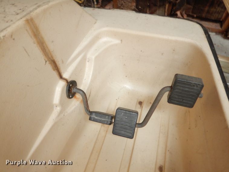 image for item KM9371 Water wheeler paddle boat