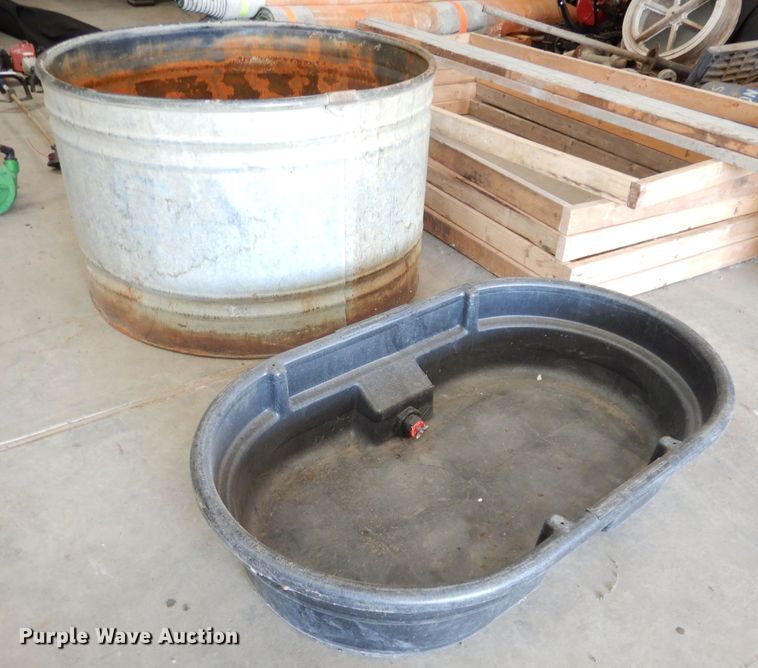 image for item KM9372 (2) tanks