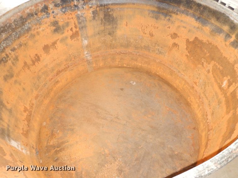 image for item KM9372 (2) tanks