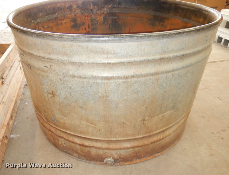 image for item KM9372 (2) tanks