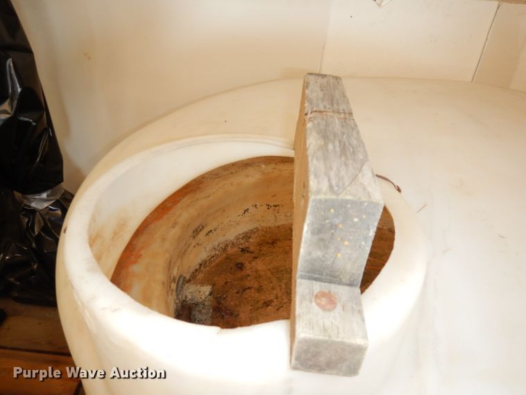 image for item KM9378 (4) poly tanks