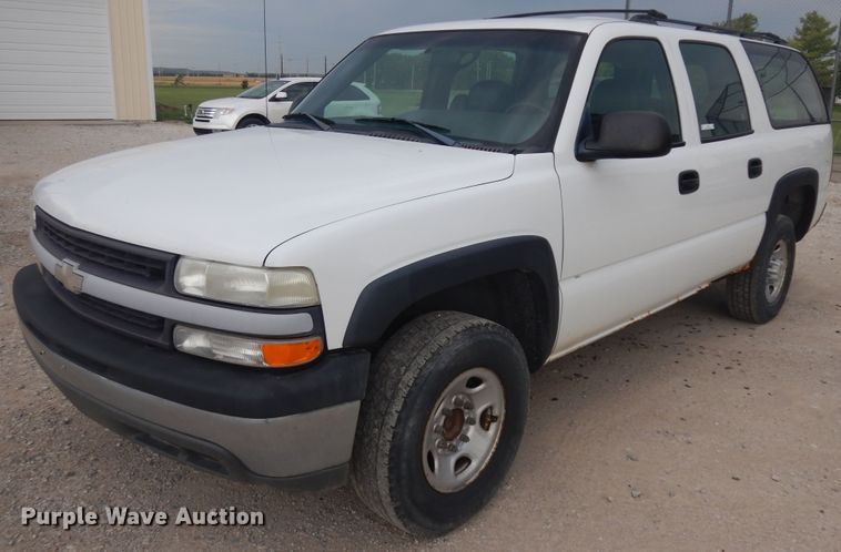 image for item KU9513 2002 Chevrolet Suburban 2500  SUV