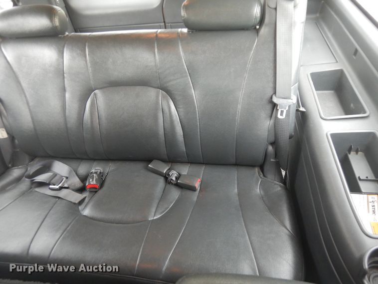 image for item KU9513 2002 Chevrolet Suburban 2500  SUV