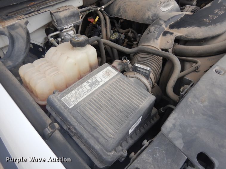 image for item KU9513 2002 Chevrolet Suburban 2500  SUV