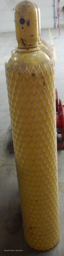 image for item KW9927 (3) air cylinders