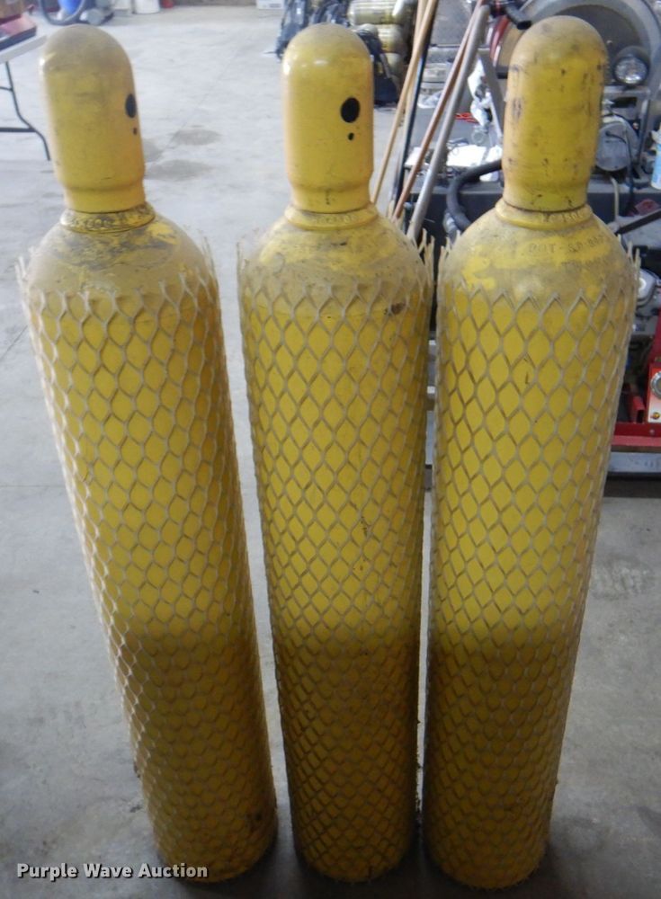 image for item KW9927 (3) air cylinders