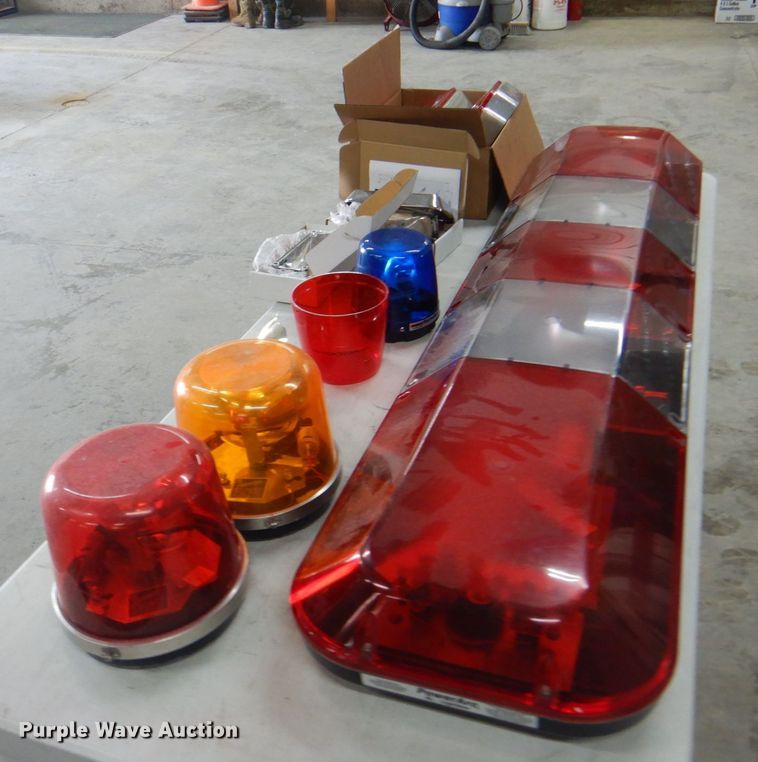 image for item KW9929 Approximately 10 emergency vehicle lights