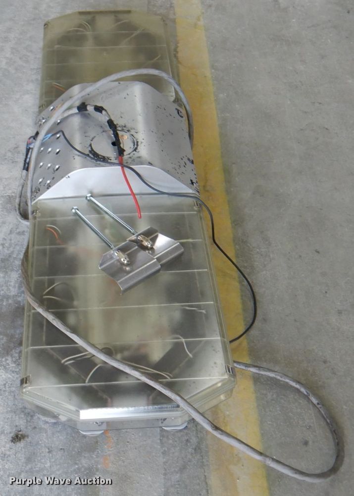 image for item KW9929 Approximately 10 emergency vehicle lights