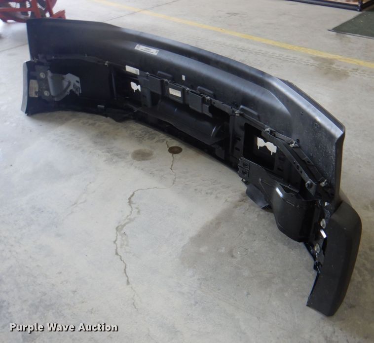 image for item KW9931 2020 Ford F550 bumper