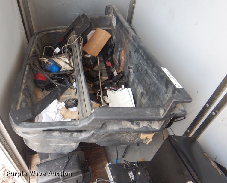 image for item KW9935 Automotive accessories