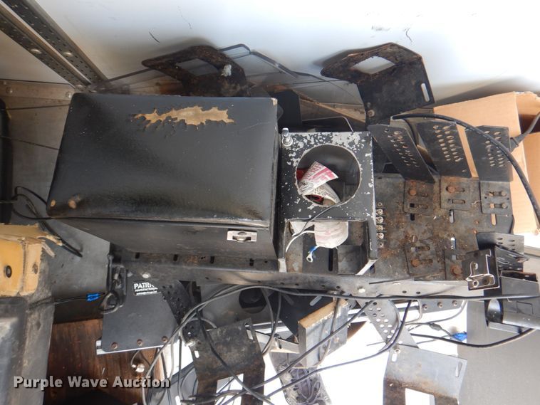 image for item KW9935 Automotive accessories