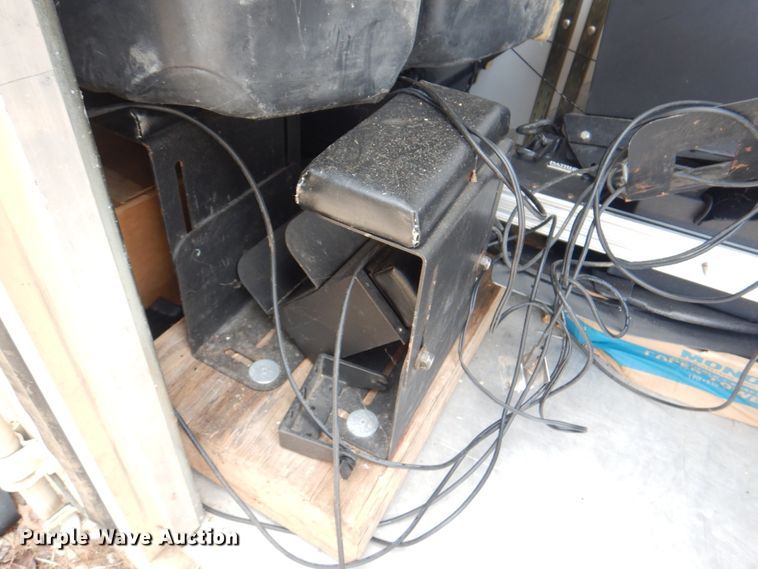 image for item KW9935 Automotive accessories