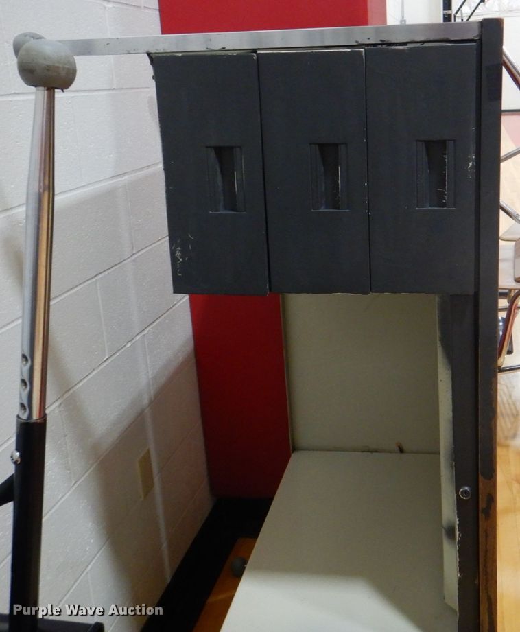 image for item KX9702 (4) desks