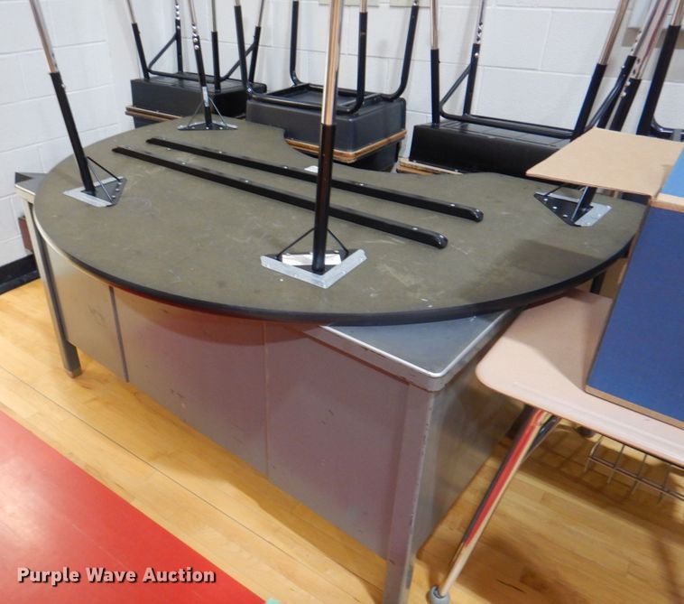 image for item KX9702 (4) desks