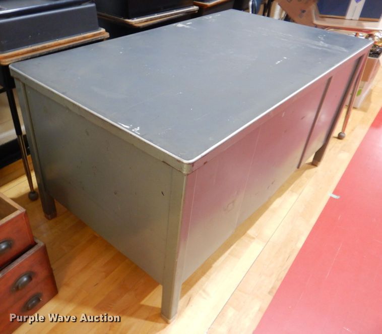 image for item KX9702 (4) desks