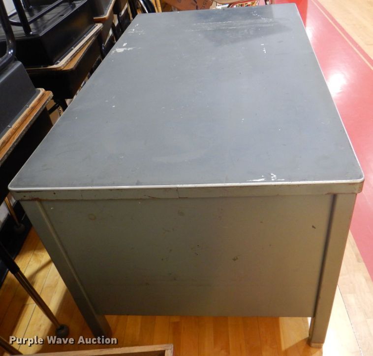 image for item KX9702 (4) desks