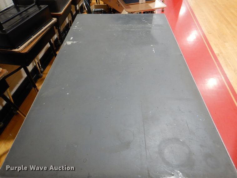 image for item KX9702 (4) desks