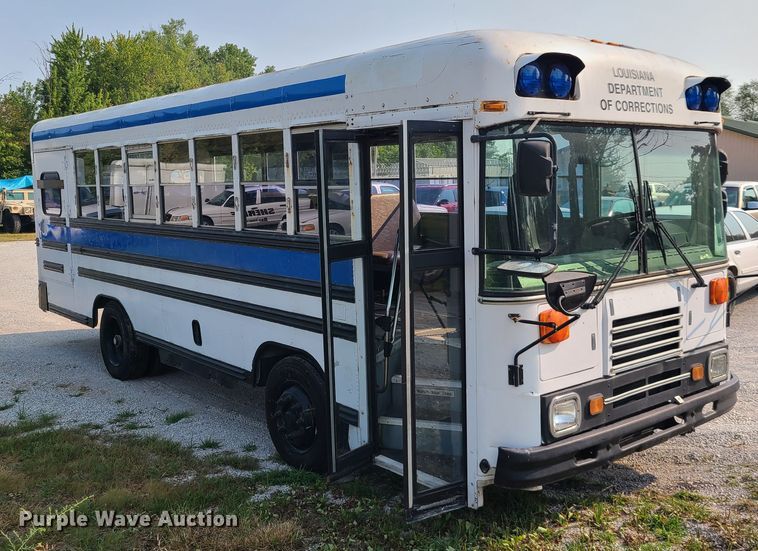 image for item L1279 1998 Blue Bird TC1000  school bus