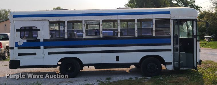 image for item L1279 1998 Blue Bird TC1000  school bus