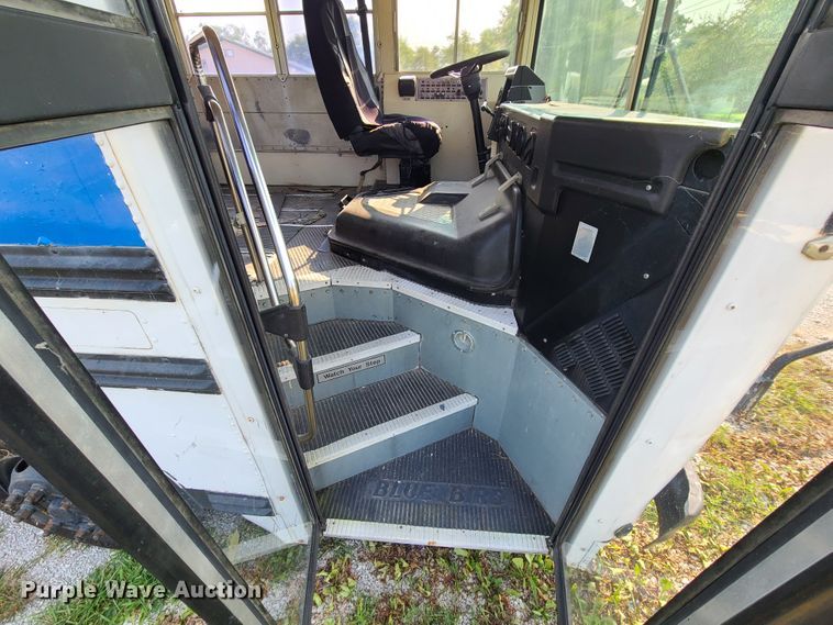 image for item L1279 1998 Blue Bird TC1000  school bus