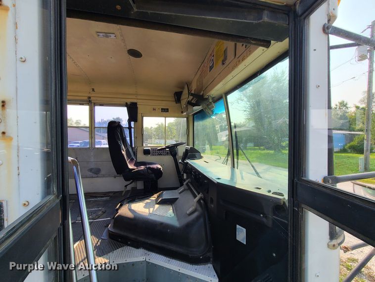 image for item L1279 1998 Blue Bird TC1000  school bus