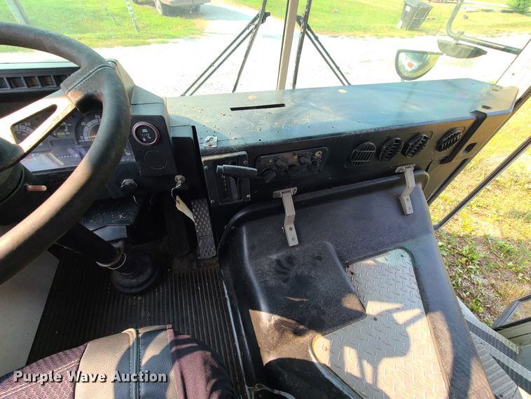 image for item L1279 1998 Blue Bird TC1000  school bus