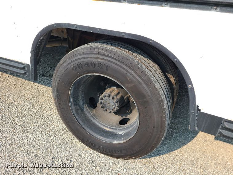 image for item L1279 1998 Blue Bird TC1000  school bus