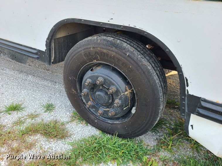 image for item L1279 1998 Blue Bird TC1000  school bus