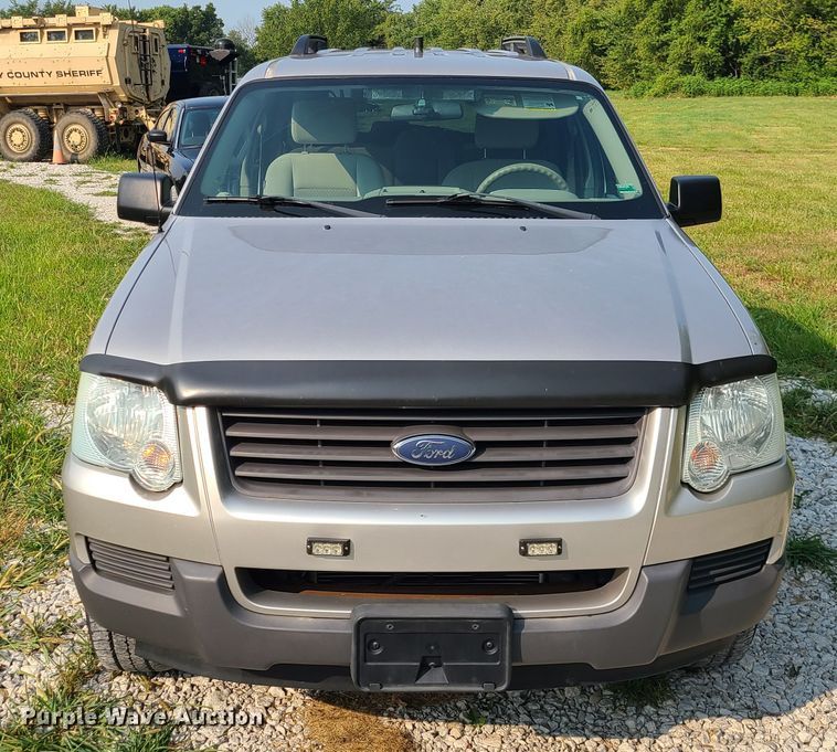 image for item L1280 2006 Ford Explorer  SUV