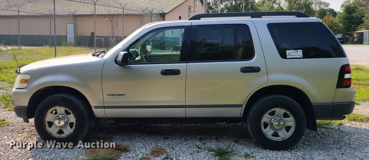 image for item L1280 2006 Ford Explorer  SUV