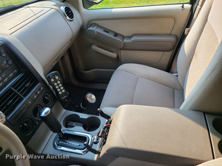 image for item L1280 2006 Ford Explorer  SUV