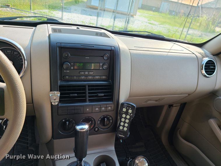 image for item L1280 2006 Ford Explorer  SUV