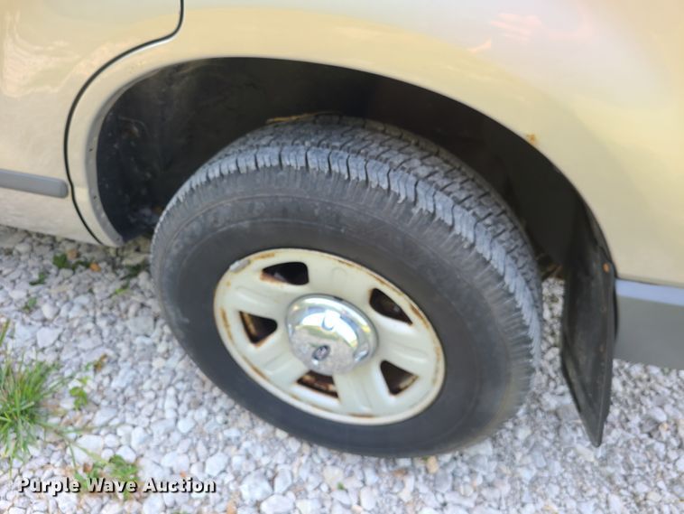 image for item L1280 2006 Ford Explorer  SUV