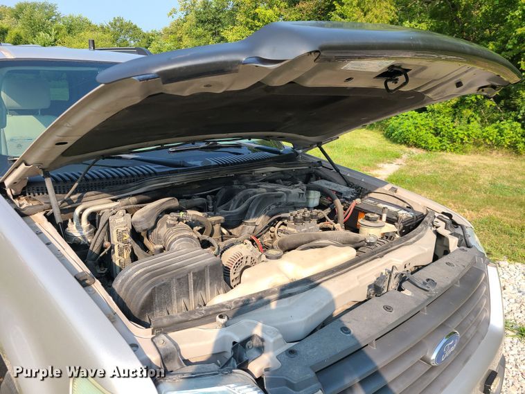 image for item L1280 2006 Ford Explorer  SUV