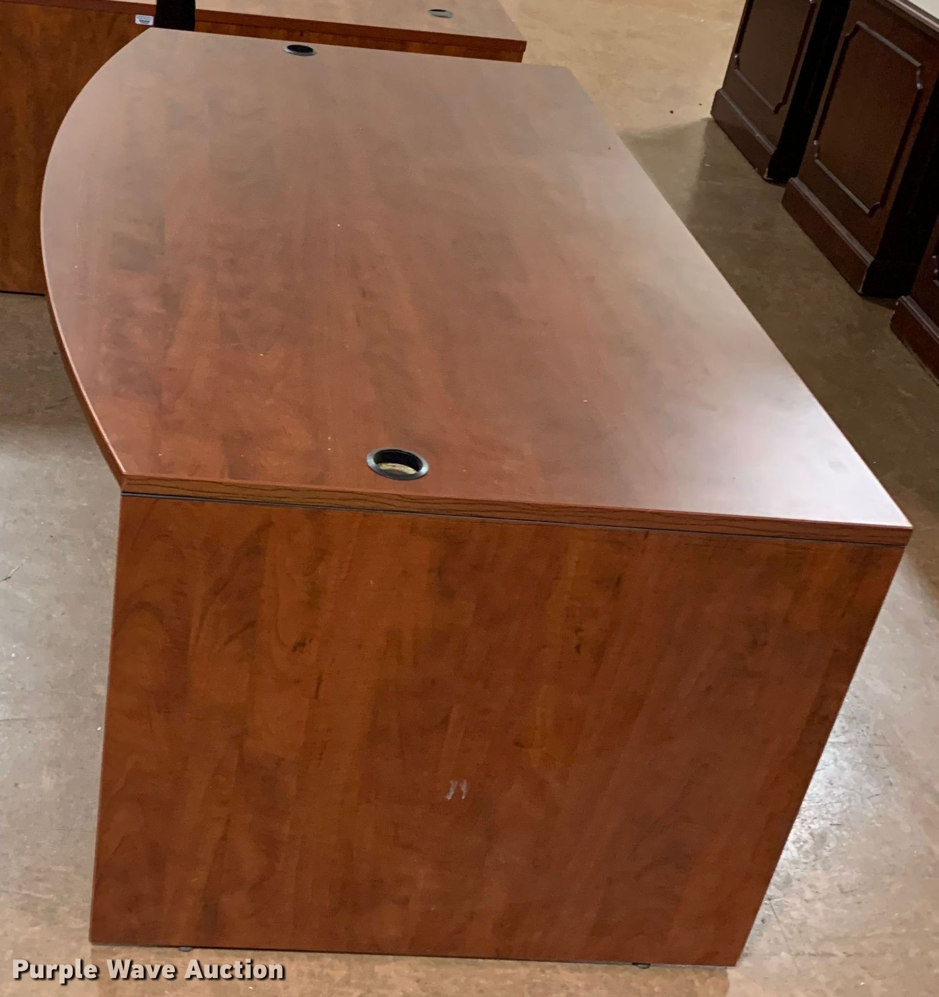 Furniture in Manhattan, KS Item EH9778 sold Purple Wave