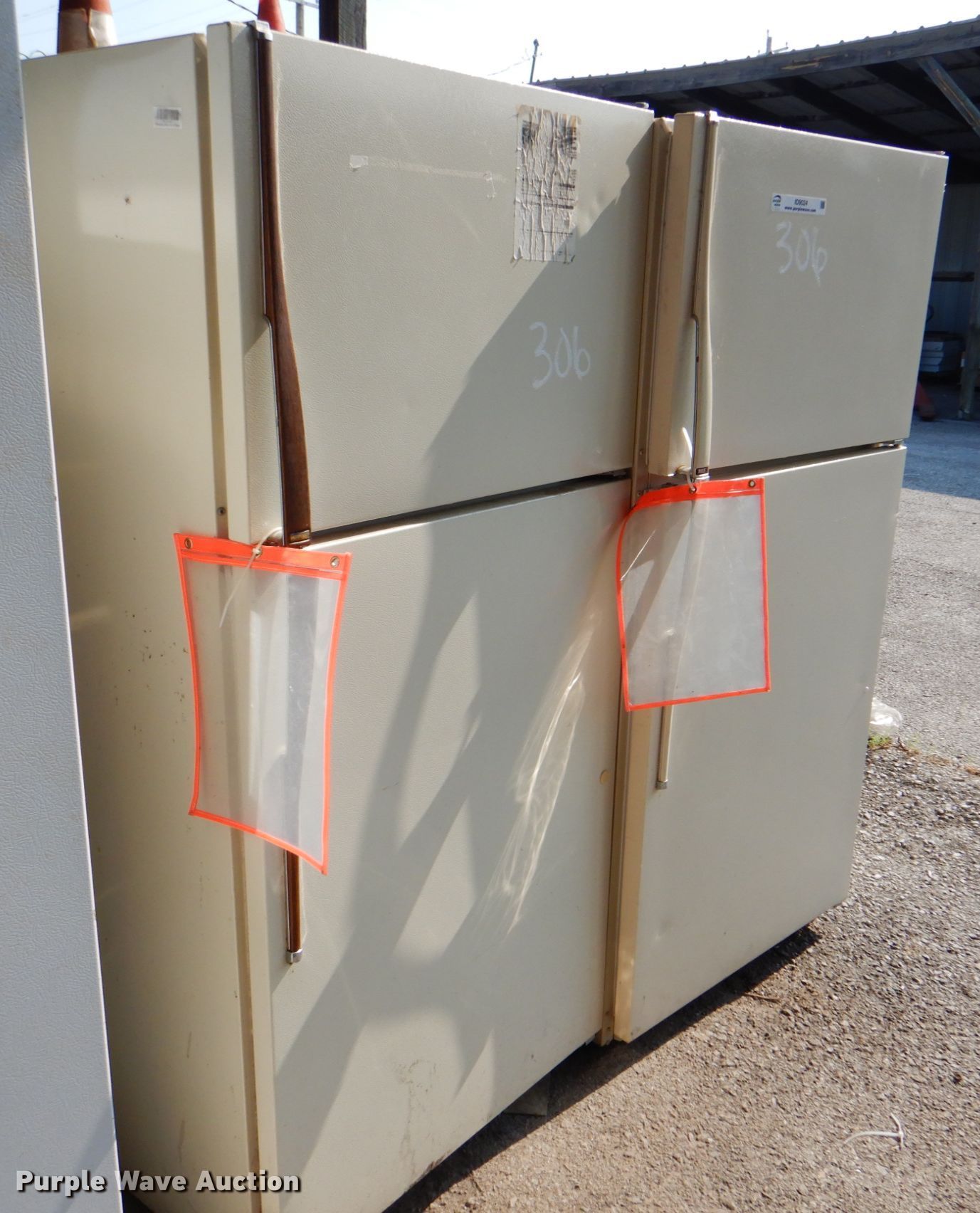 (2) refrigerators in Tulsa, OK Item ID9024 sold Purple Wave