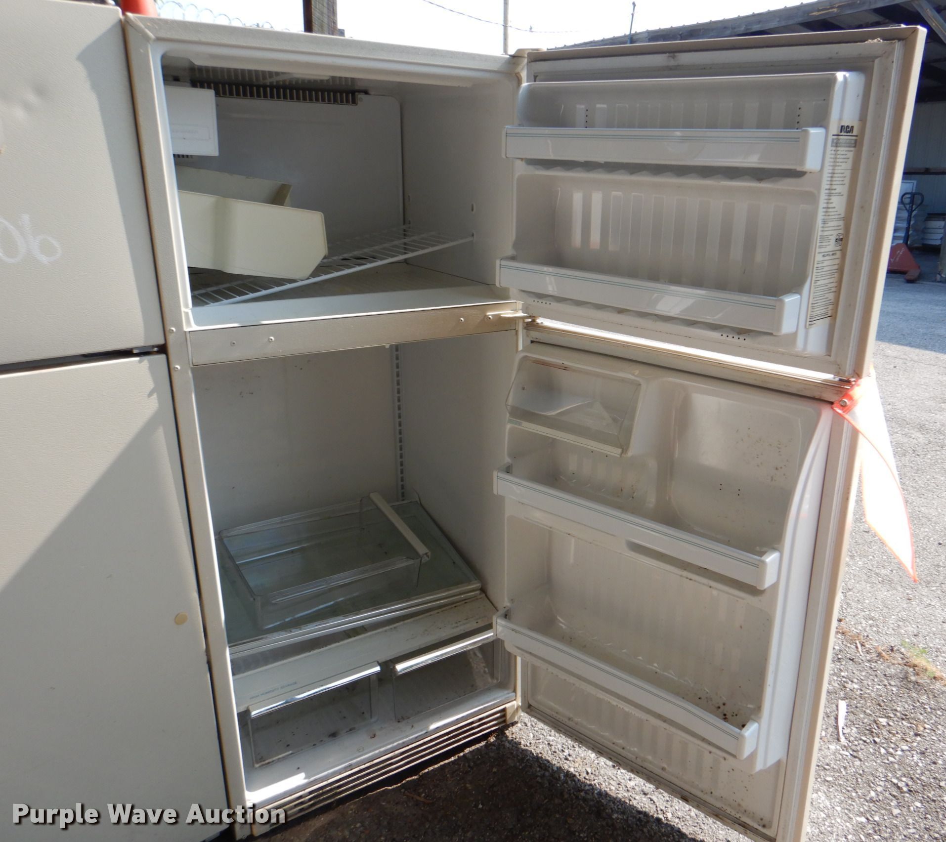 (2) refrigerators in Tulsa, OK Item ID9024 sold Purple Wave