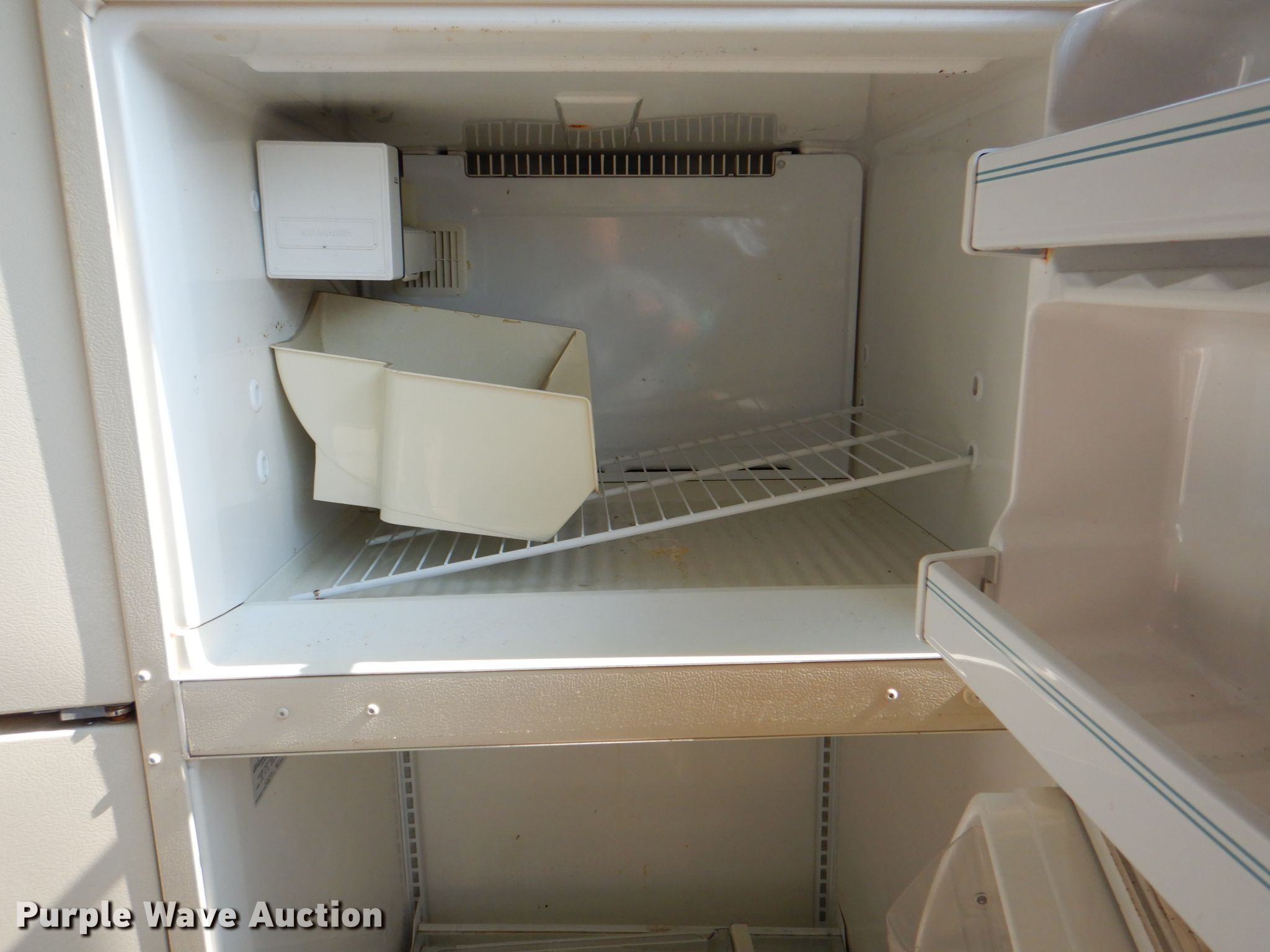 (2) refrigerators in Tulsa, OK Item ID9024 sold Purple Wave