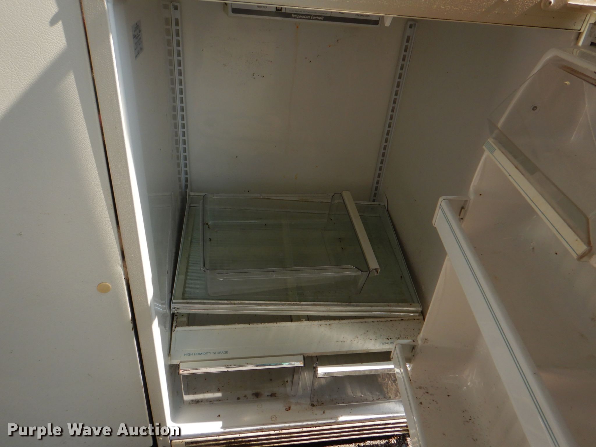 (2) refrigerators in Tulsa, OK Item ID9024 sold Purple Wave