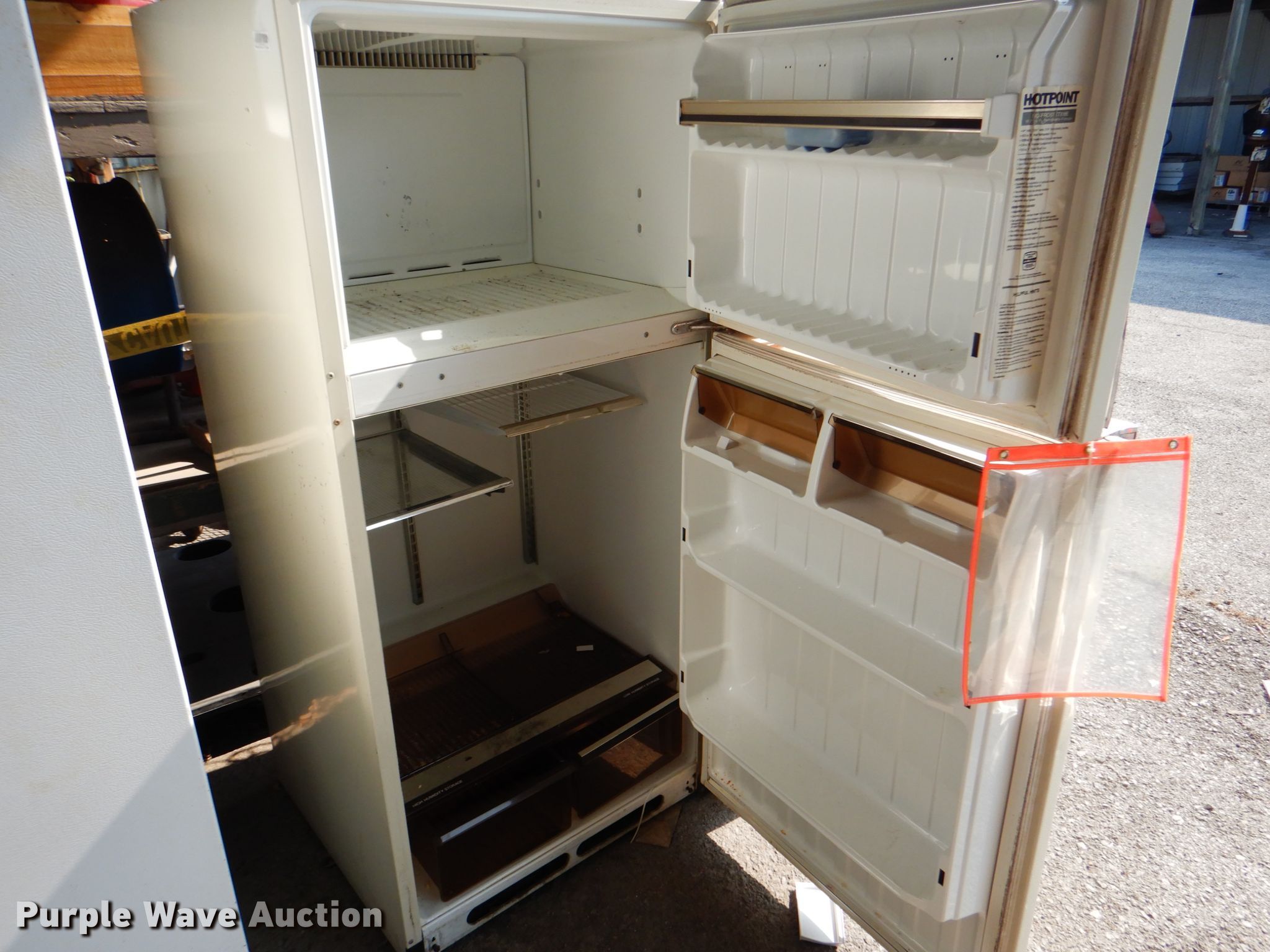 (2) refrigerators in Tulsa, OK Item ID9024 sold Purple Wave