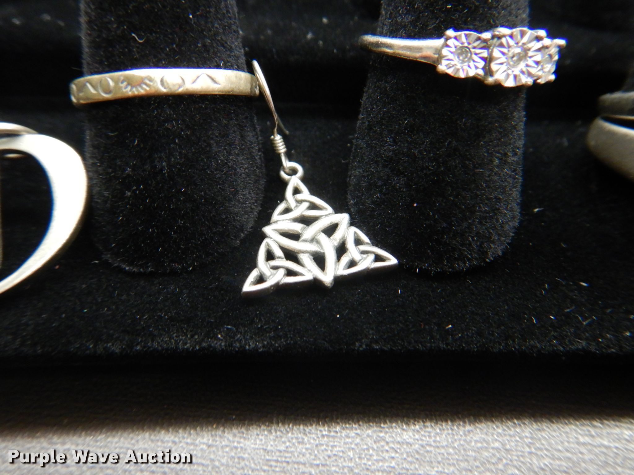 Silver jewelry in Tulsa, OK Item ID9069 sold Purple Wave