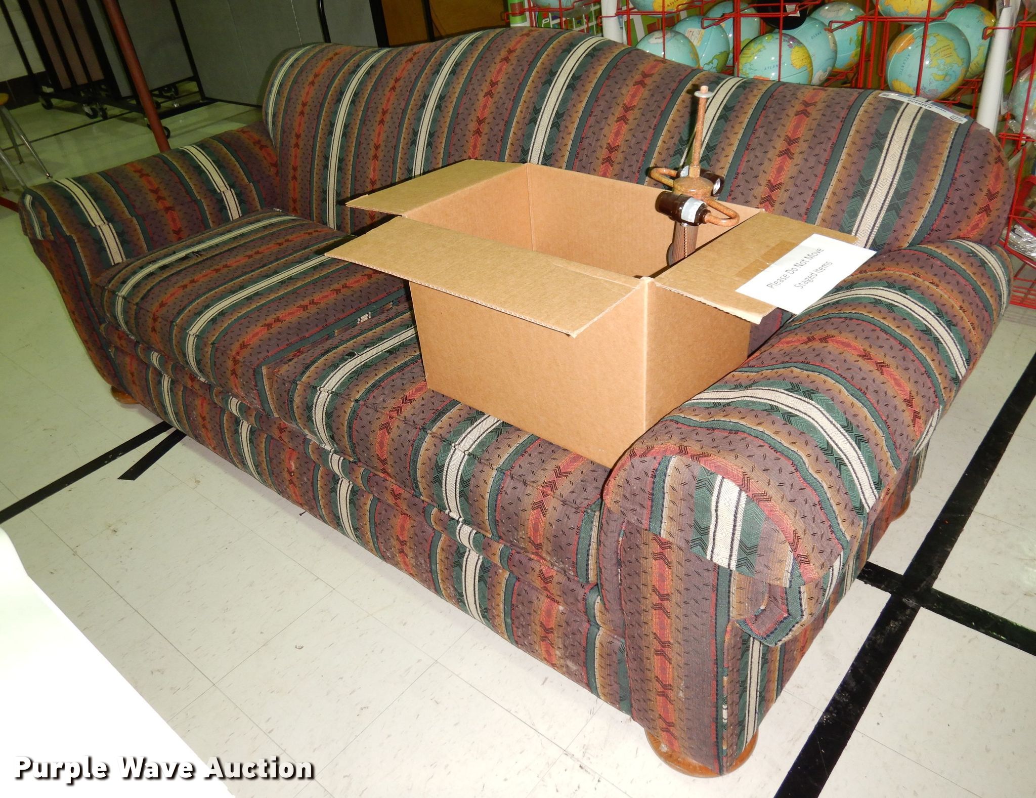 Furniture in Leawood, KS Item KM9439 sold Purple Wave