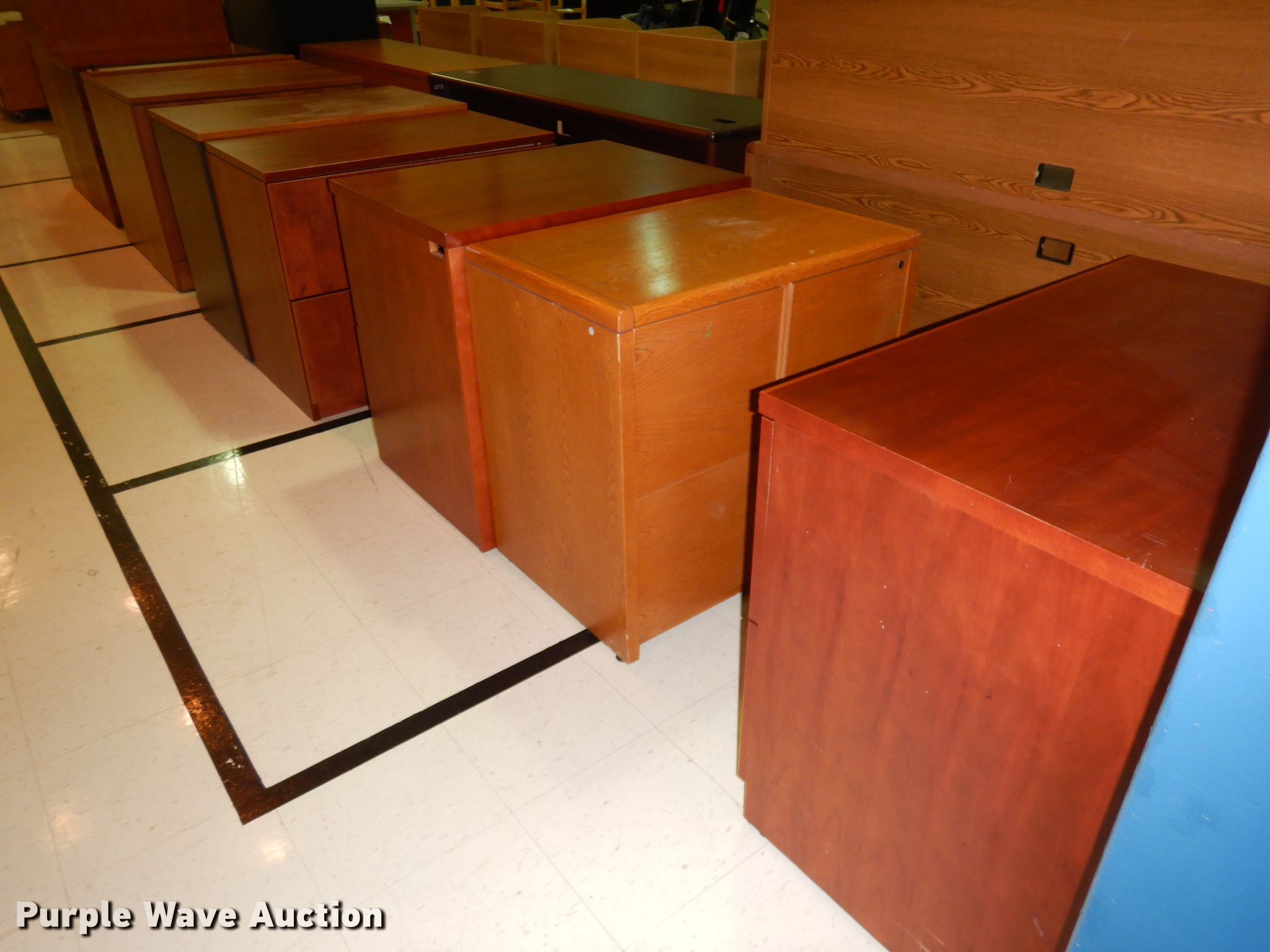 Furniture in Leawood, KS Item KM9454 sold Purple Wave