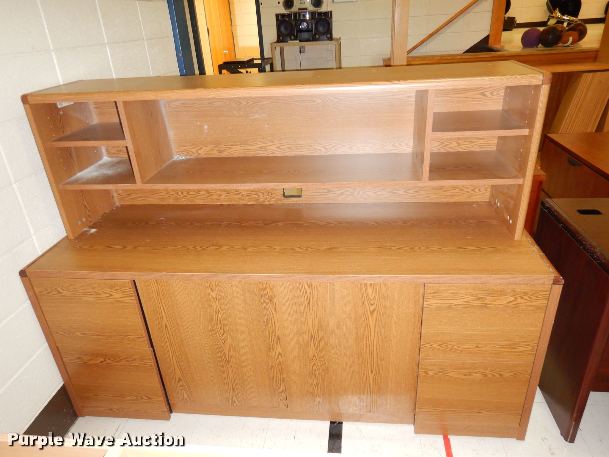 Furniture in Leawood, KS Item KM9454 sold Purple Wave